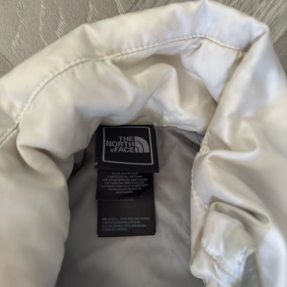 White North Face Puffer Vest - Picture 4 of 4